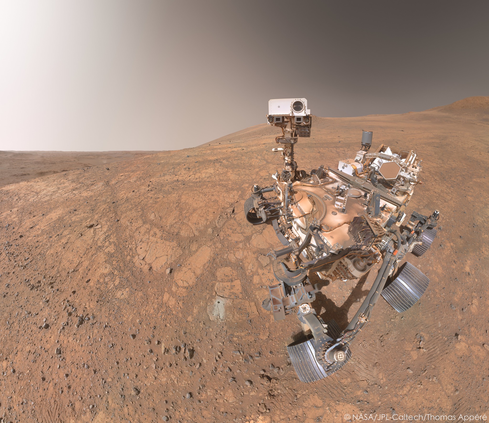 Magnifique selfie de Perseverance réalisé à l'occasion de son 1 500e jour sur Mars ! © Nasa, JPL-Caltech, Thomas Appéré